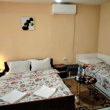 Guest House Emiliya Ovchartsi  Ngoại thất bức ảnh