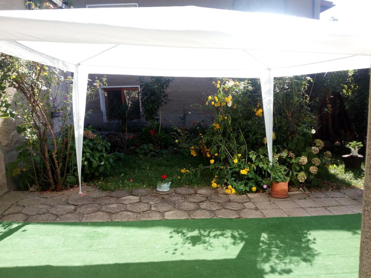 Guest House Emiliya Ovchartsi  Ngoại thất bức ảnh